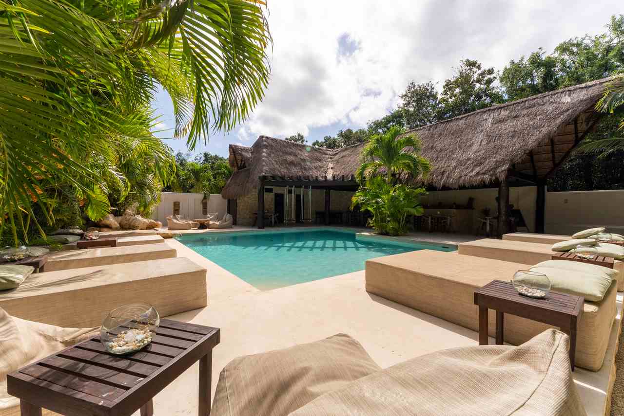 Travel to Mexico for Ibogaine – Safety, Logistics & What to Expect